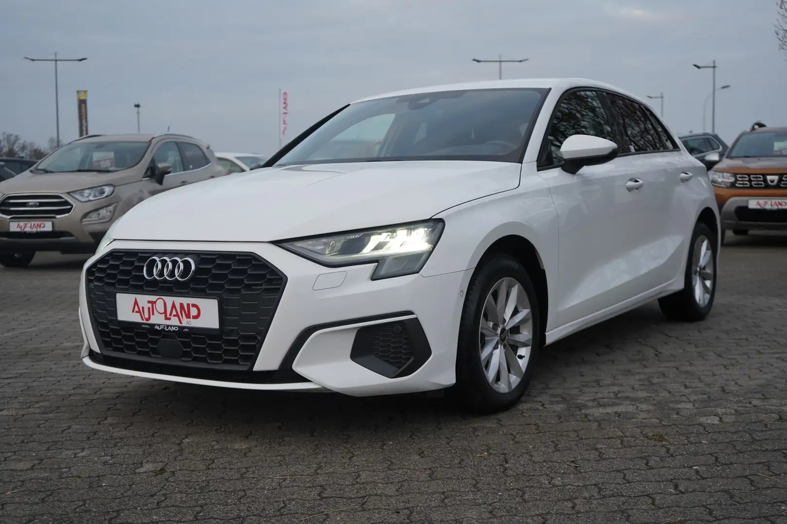 Audi A3 Sportback 35 TFSI s-tronic LED Sitzheizung Appl Weiß - 2