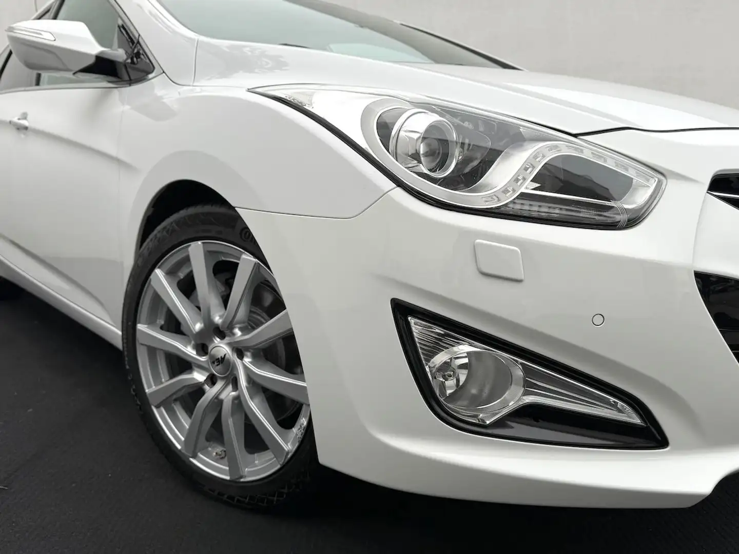 Hyundai i40 blue Style Premium CRDi Weiß - 2