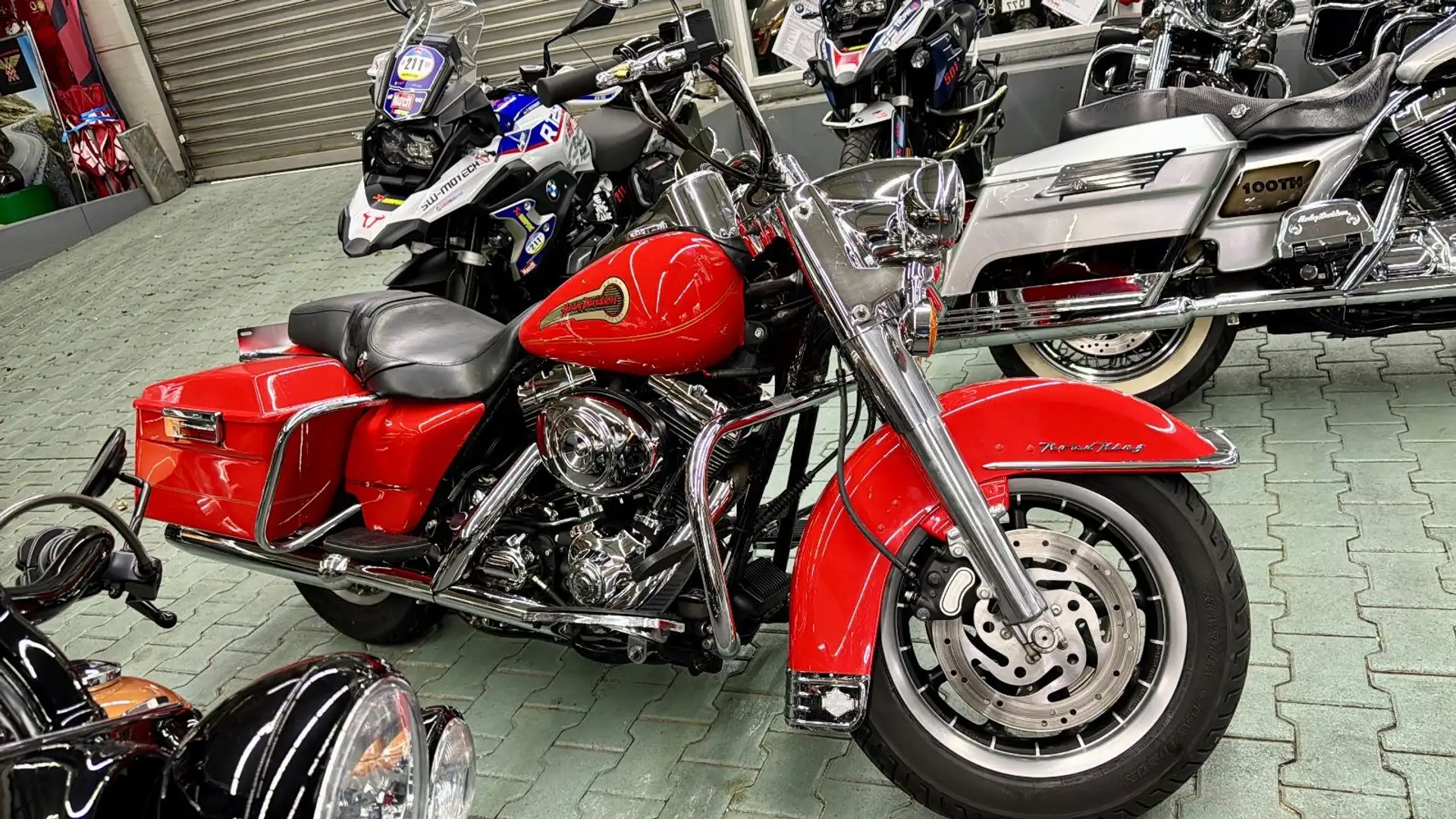 Harley-Davidson FLHR Road King 100th Anniversary Fire Fighter Red - 2