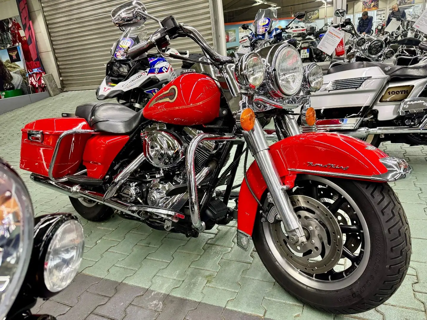 Harley-Davidson FLHR Road King 100th Anniversary Fire Fighter Red - 1