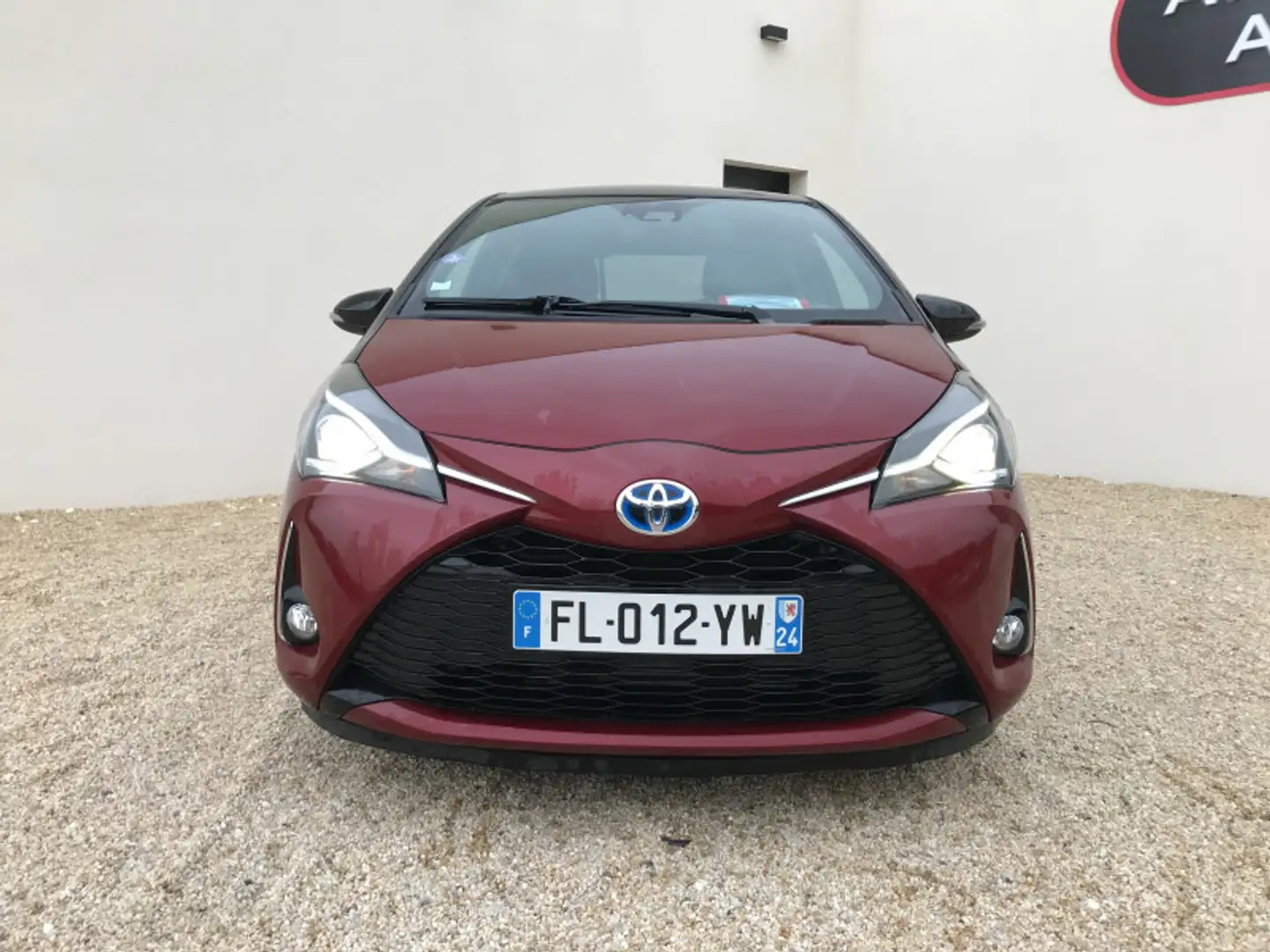 Toyota Yaris 100H COLLECTION 5P MY19 Rouge - 2