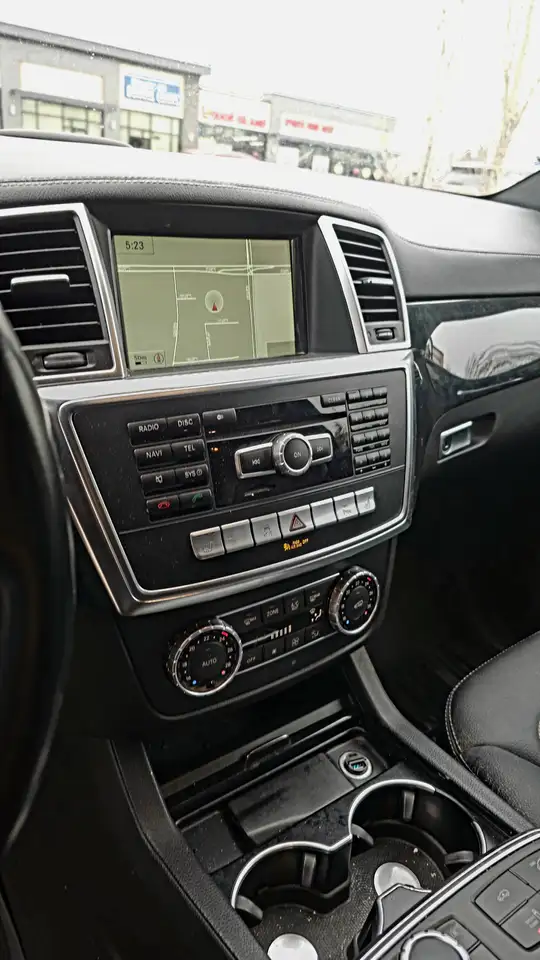 Mercedes-Benz GL-Class снимка Mercedes-Benz GL-Class