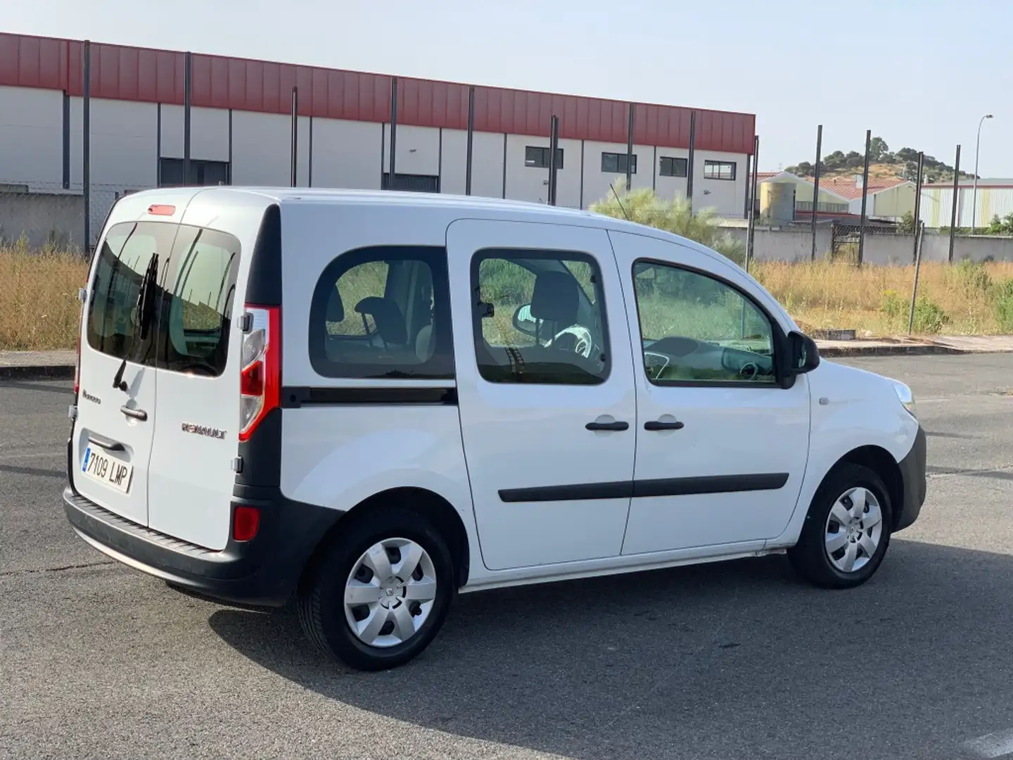Renault Kangoo Fg. 1.5Blue dCi Profesional 70kW Wit - 2