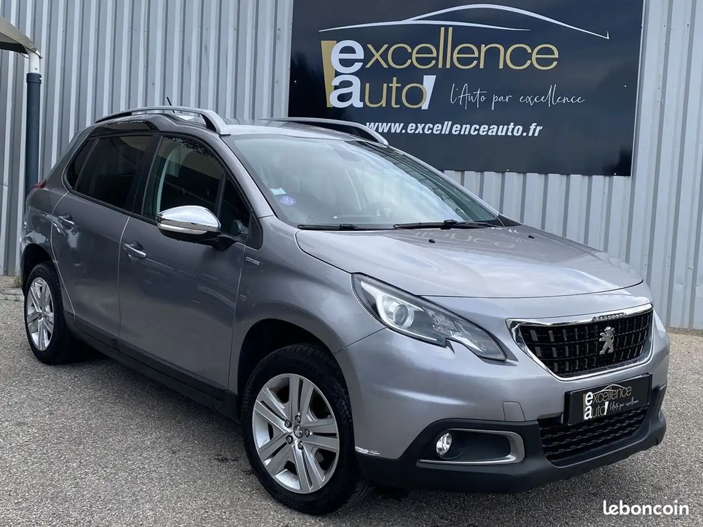 Peugeot 2008 1.2 PURETECH 82CH STYLE Grijs - 1