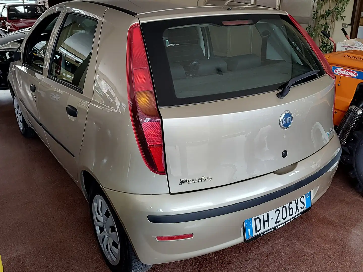 Fiat Punto Punto 5p 1.2 natural power Classic Gold - 2