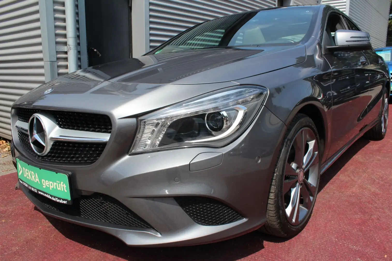 Mercedes-Benz CLA 200 URBAN KLIMA XENON PANORAMADACH 1.Hd Grau - 1