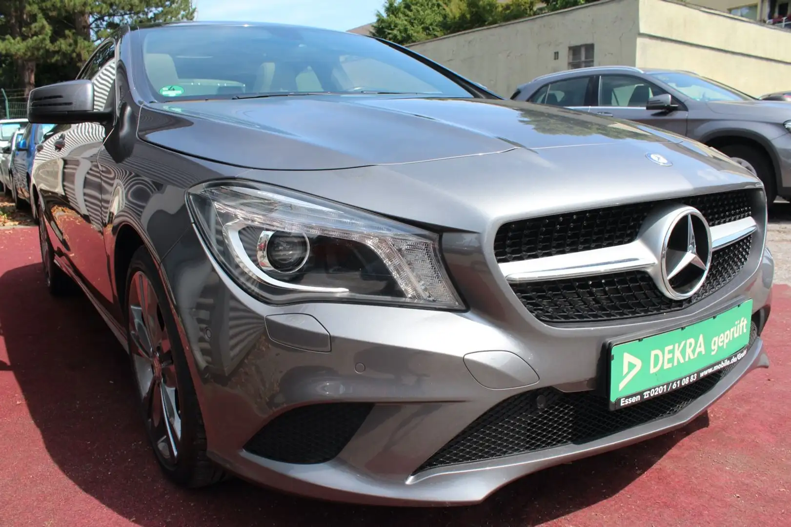 Mercedes-Benz CLA 200 URBAN KLIMA XENON PANORAMADACH 1.Hd Grau - 2