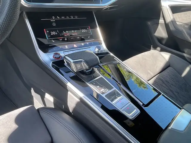 Audi RS6 view 15