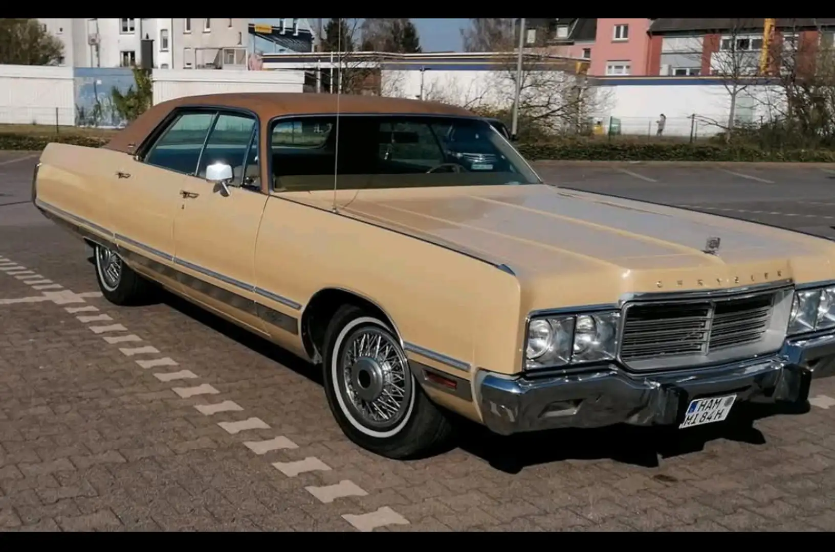 Chrysler New Yorker New Yorker Brougham Beige - 1