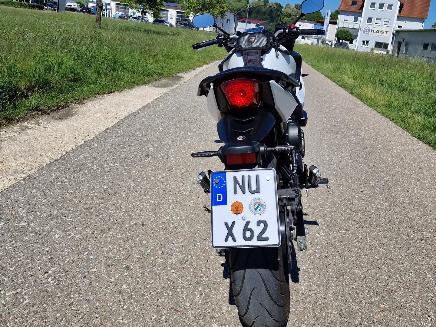Yamaha XJ 600 Division Bílá - 2