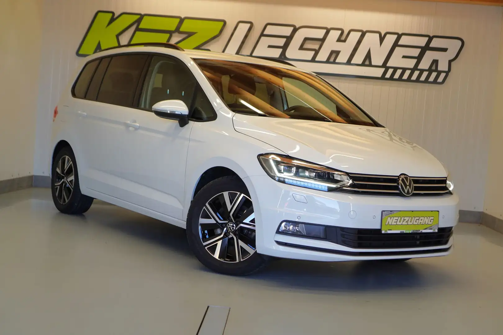 Volkswagen Touran 1.5 TSI DSG "LED*AHK*R-KAM*7SITZ*NAVI" Weiß - 2