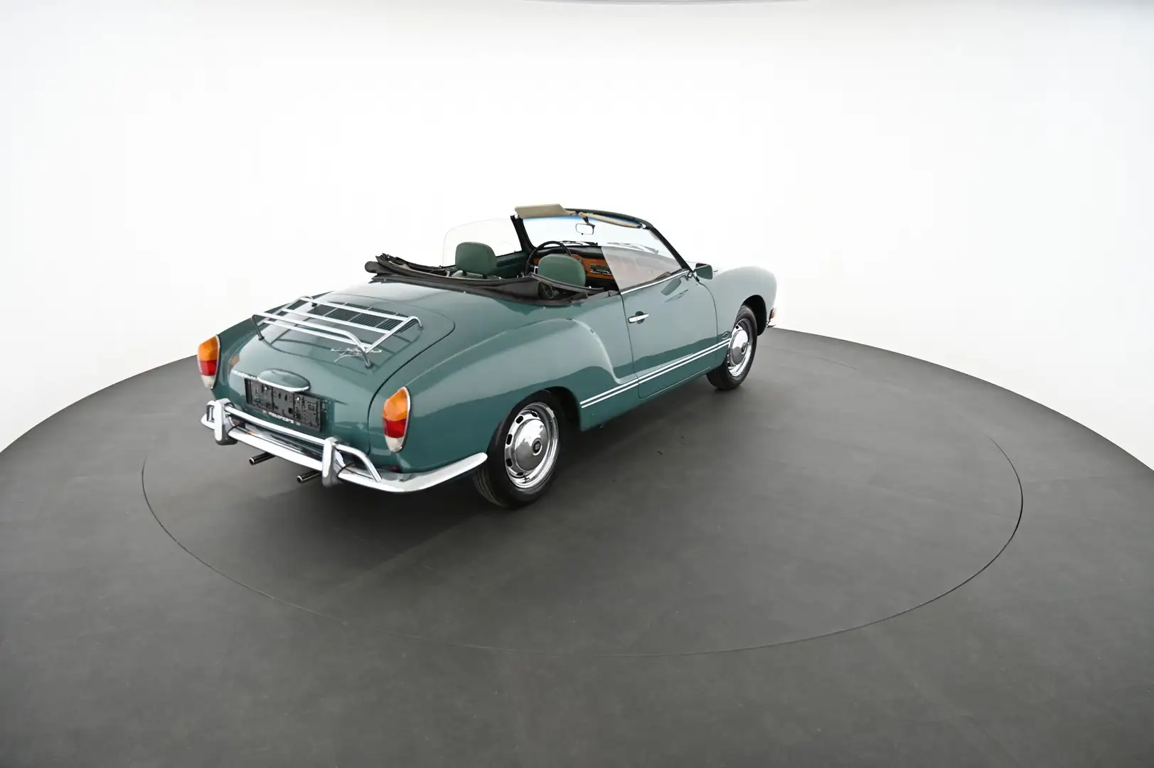 Volkswagen Karmann Ghia Grün - 2