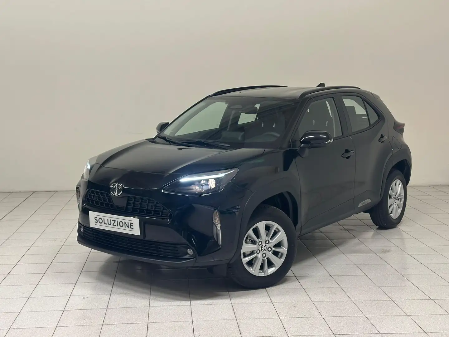 Toyota Yaris Cross Yaris Cross 1.5 Hybrid 5p. E-CVT Active IVA ESPOSTA Schwarz - 1
