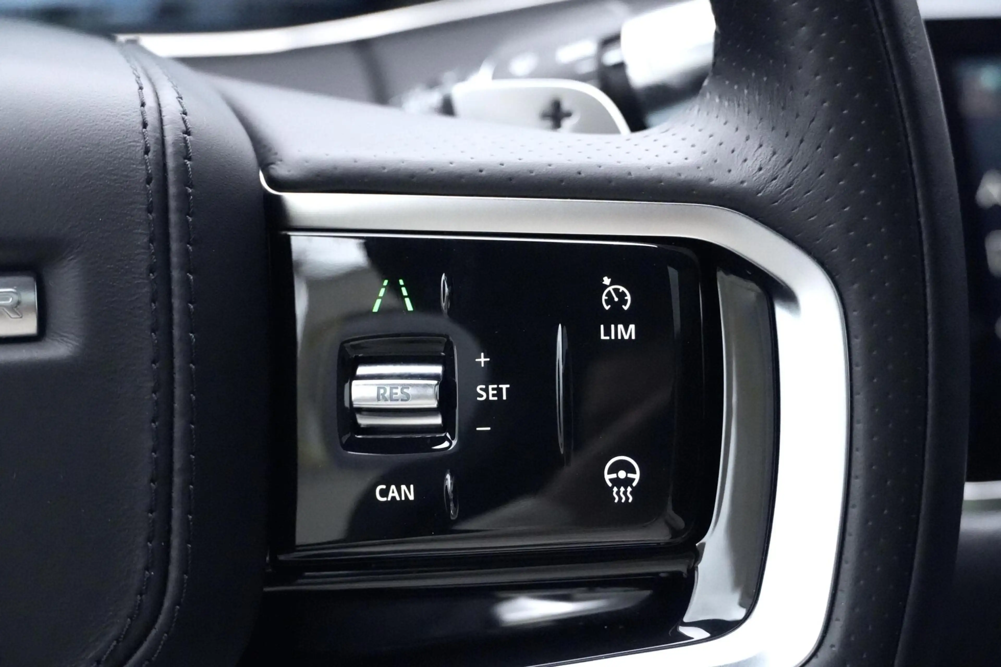 Land Rover Range Rover Evoque 1.5 P300e AWD R-Dynamic HSE | SOH 93,6% | Pano-dak — photo 20