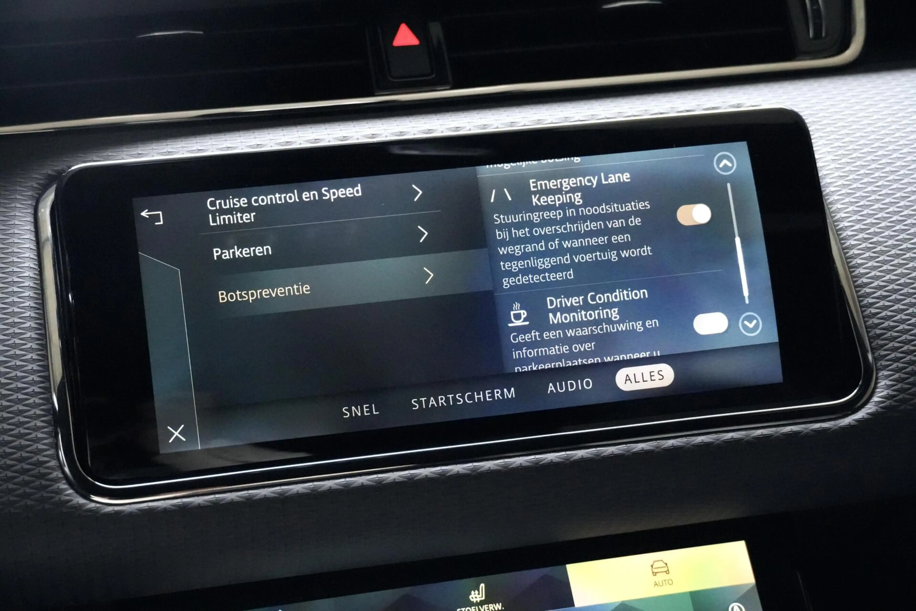 Land Rover Range Rover Evoque 1.5 P300e AWD R-Dynamic HSE | SOH 93,6% | Pano-dak — photo 16