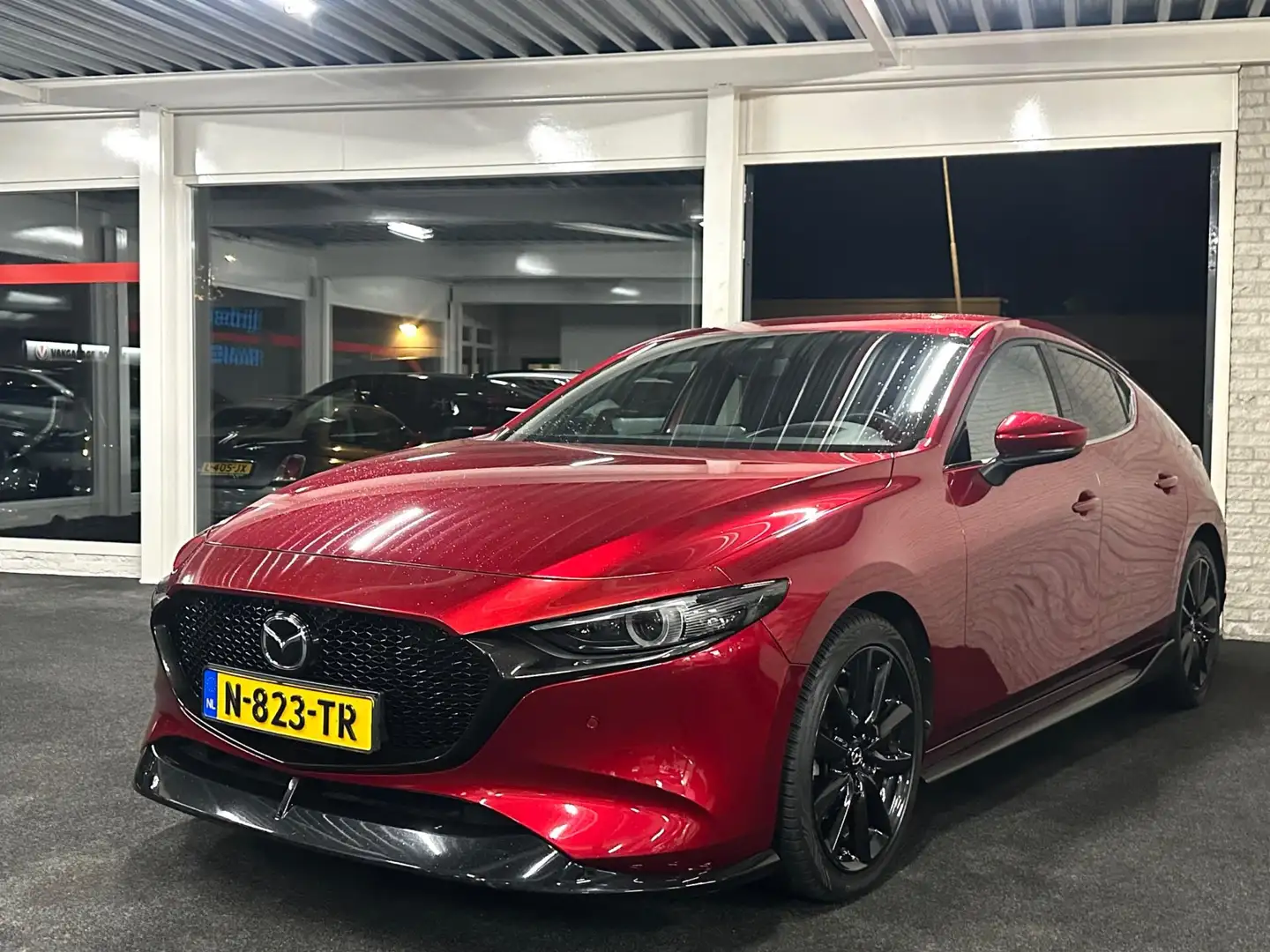 Mazda 3 2.0 e-SkyActiv-X M Hybrid 186 Luxury Rood - 2