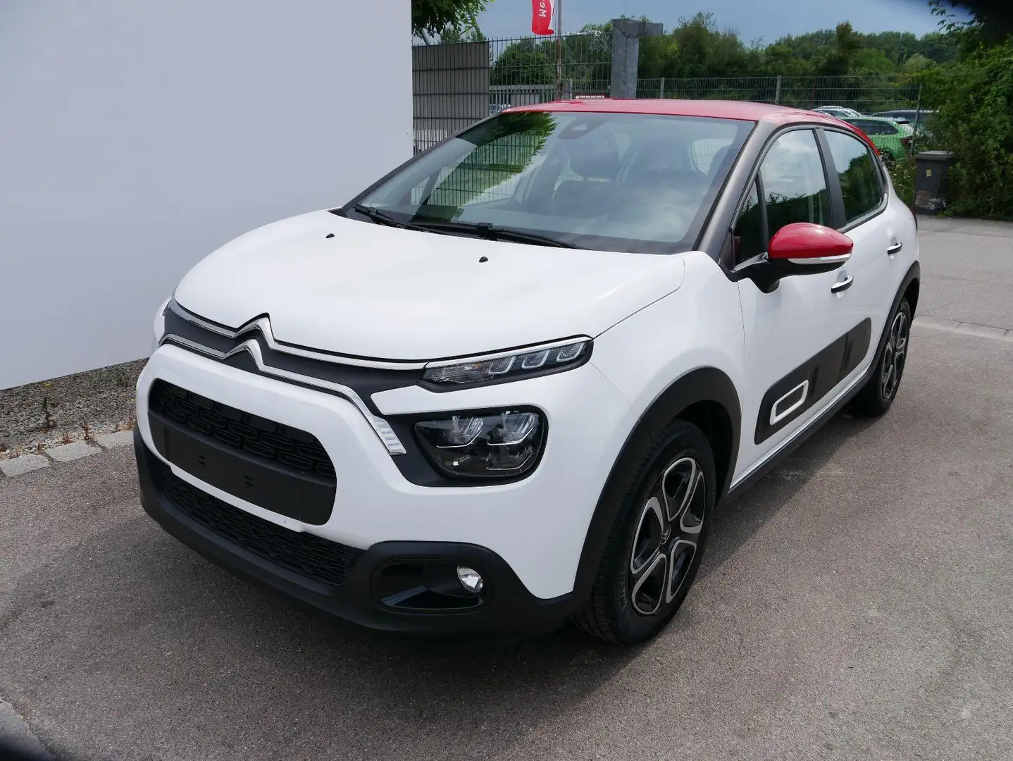 Citroen C3 PureTech*NAVI*LED*KLIMA*RADIO*BLUETOOTH*TEMPOMAT Rot - 1