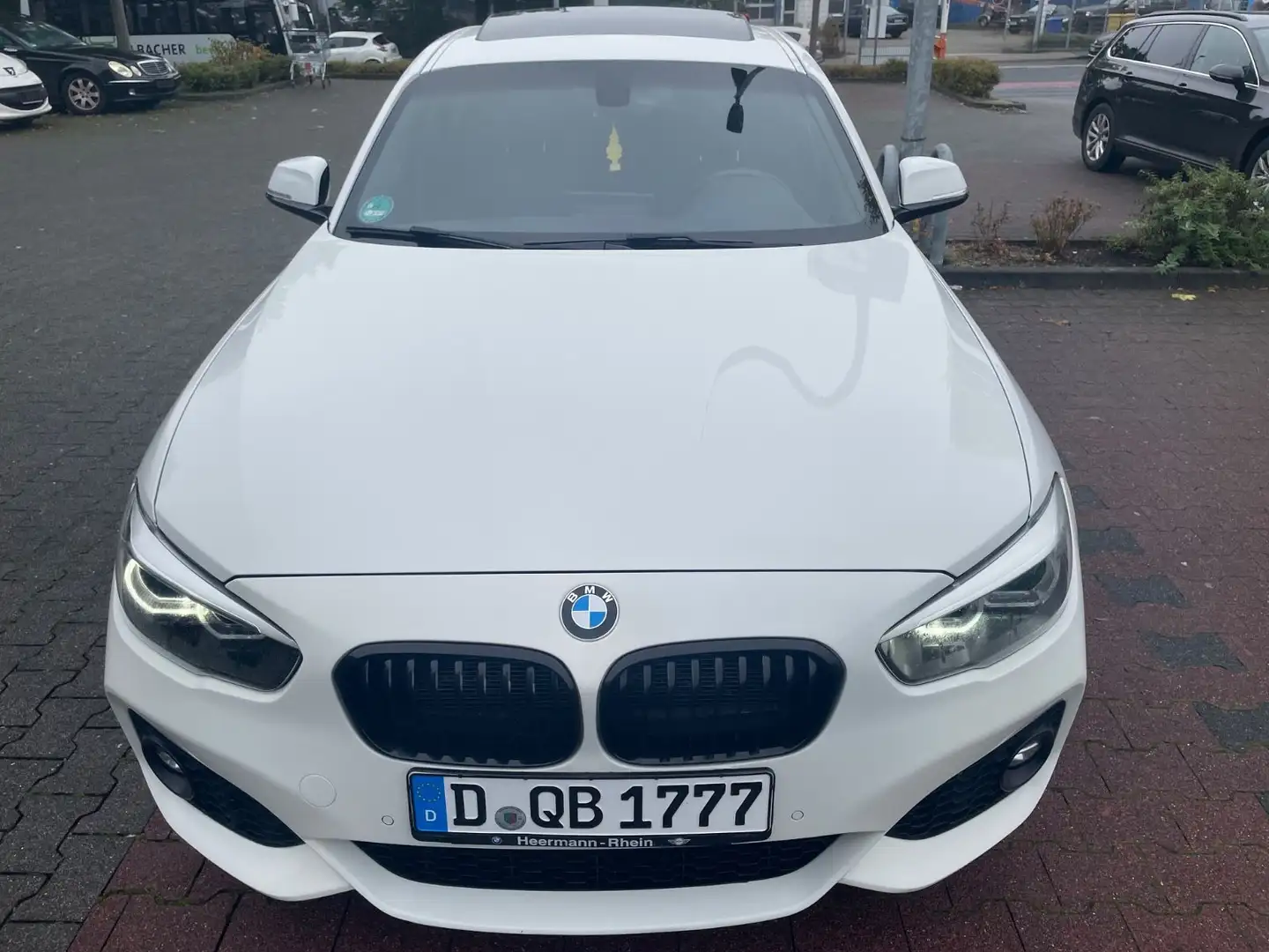 BMW 118 d aut. M Sport Schiebedach Leder Navi Prof. Weiß - 2