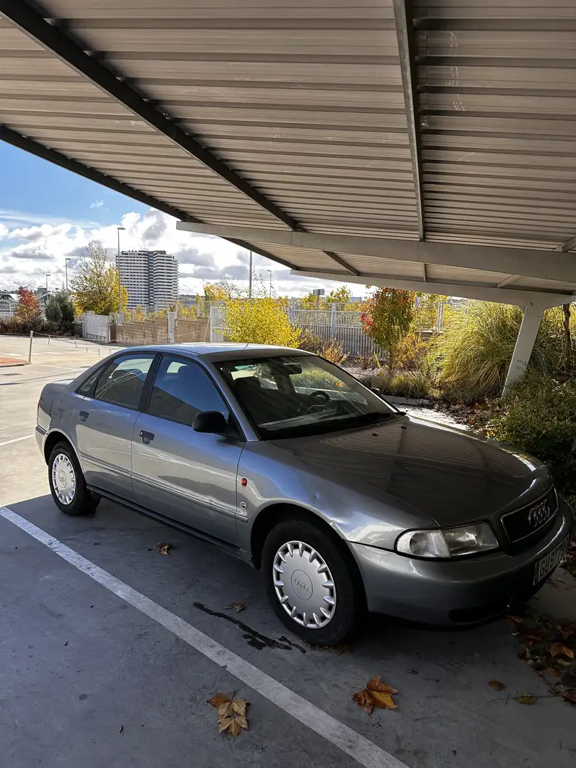 Audi A4 1.8 Turbo - 1