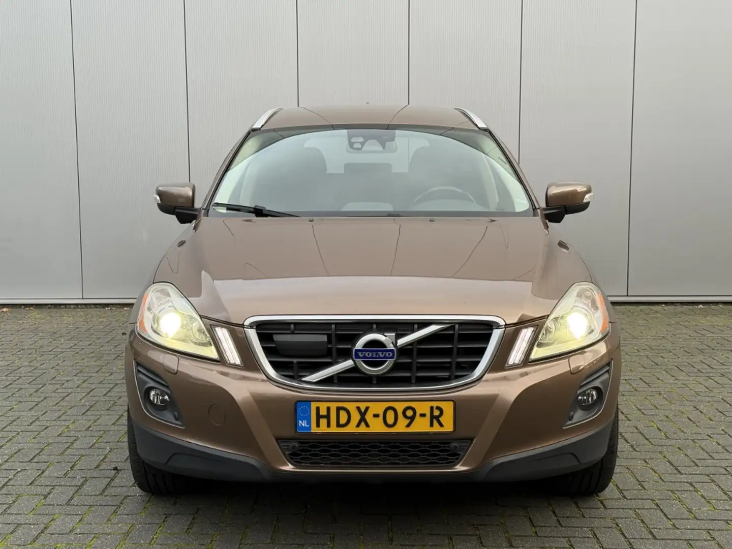 Volvo XC60 2.4D AWD Summum Trekhaak blis stoelverwa. Brun - 2
