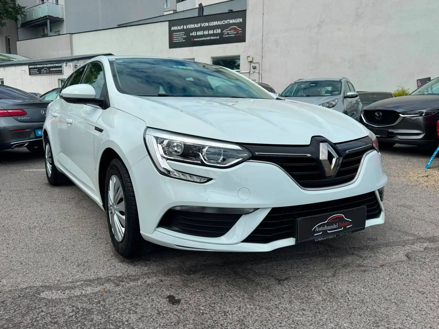 Renault Megane Grandtour Life TCe 101PS Klima Tempomt LED 8Reifen Weiß - 1