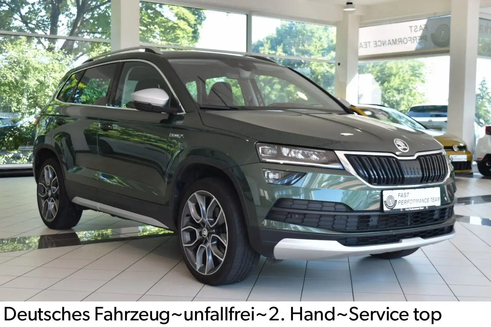 Skoda Karoq 1.5 TSI Scout DSG~4x4~AHK~Navi~App Carplay Grün - 2