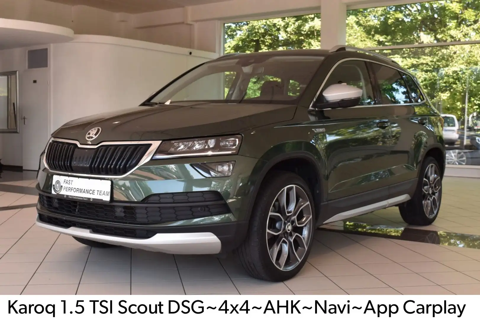 Skoda Karoq 1.5 TSI Scout DSG~4x4~AHK~Navi~App Carplay Grün - 1
