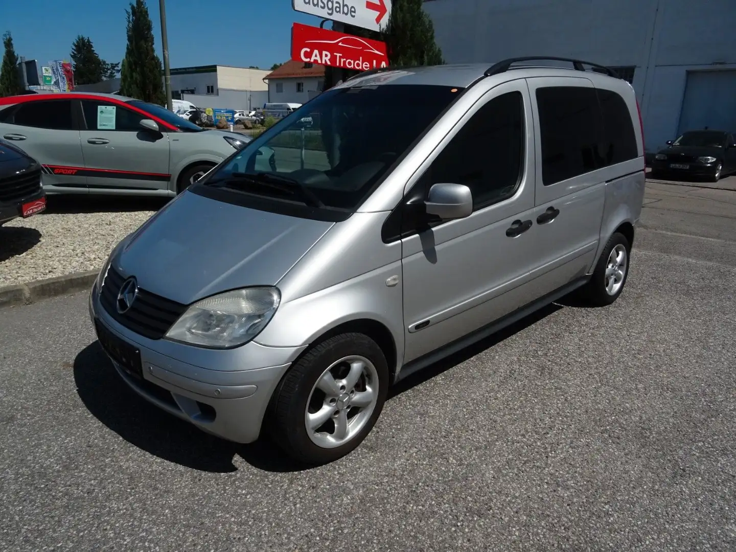 Mercedes-Benz Vaneo Compact Van 1.9/Automatik Getriebe srebrna - 1