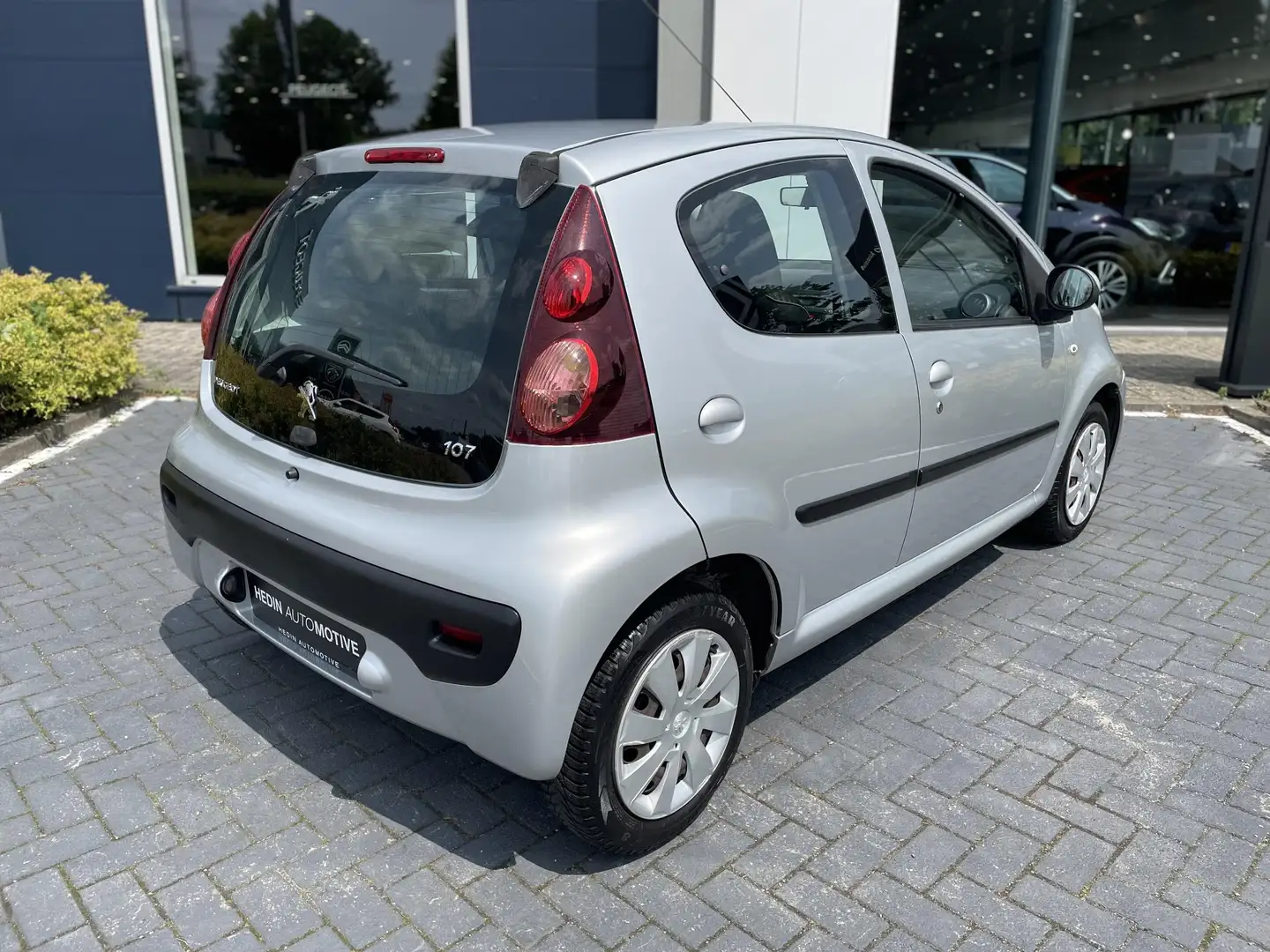Peugeot 107 1.0 Active | Airco | 5-Deurs | Pack Premium Grijs - 2