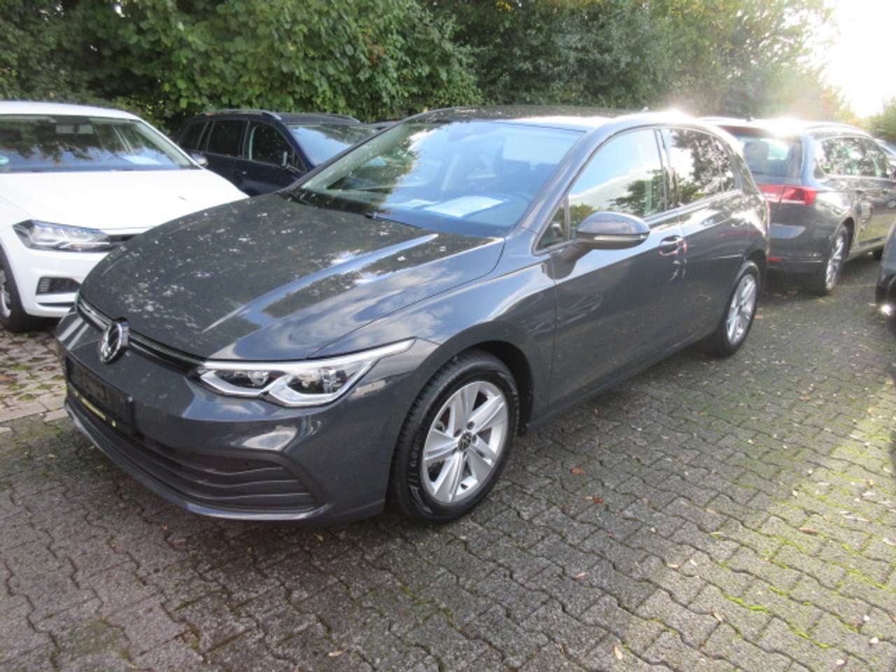 Volkswagen Golf 2023 — Life 1.5 TSI NAVI LED ALU GJR APS ACC KLIMA SITZHEIZUNG