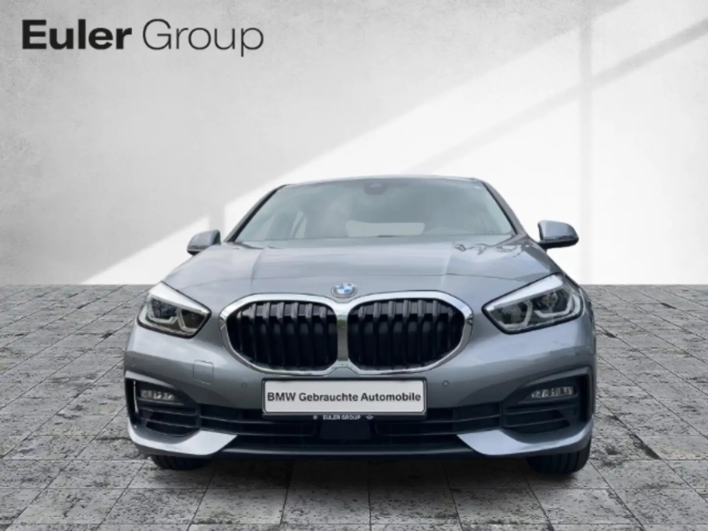 BMW 118 i 5-Türer Navi Leder DigitCockpit  Appl-Carplay LE Grau - 2