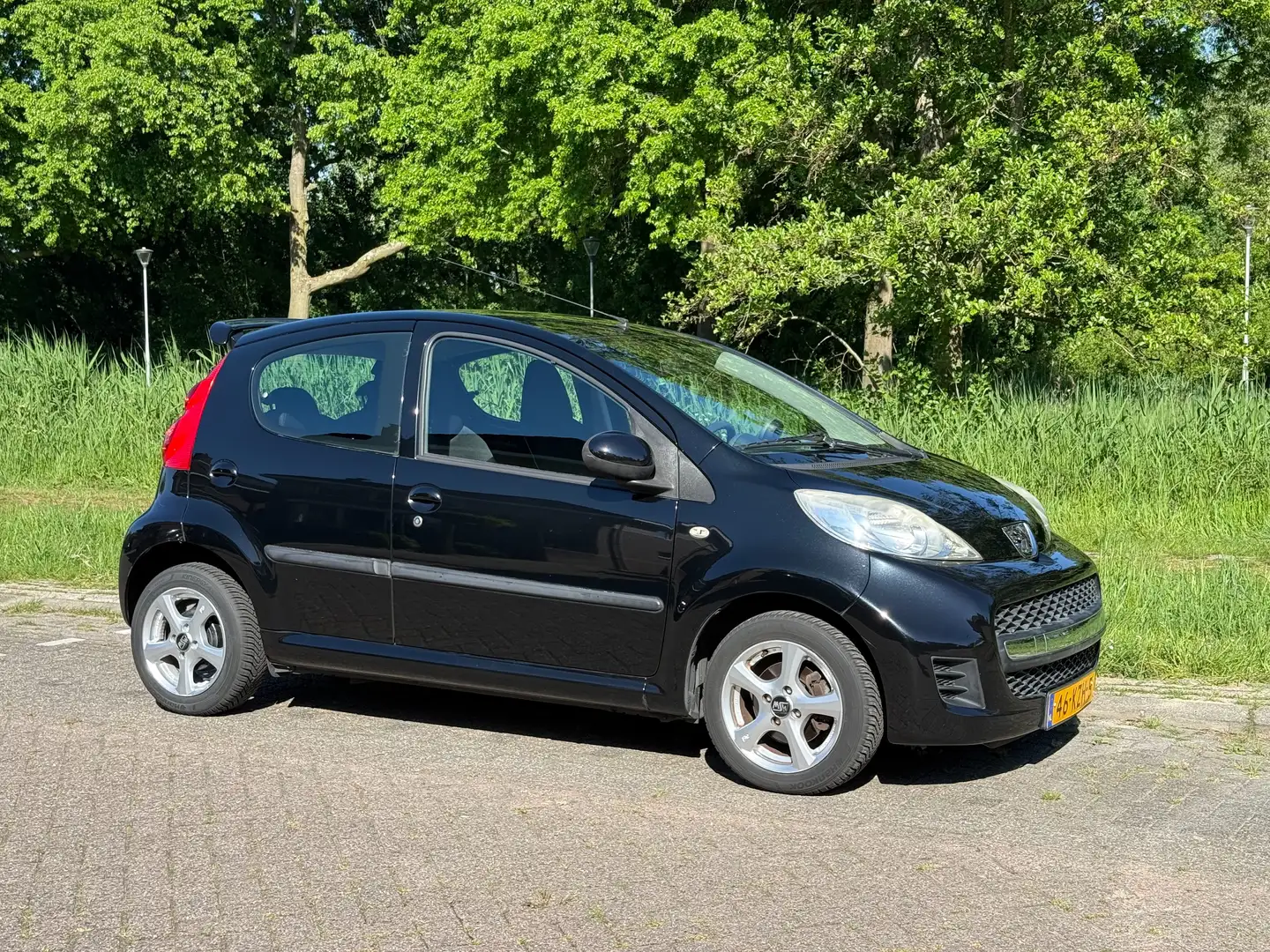 Peugeot 107 107 1.0-12V Sublime Sport | AIRCO, Parkeersensoren Zwart - 1