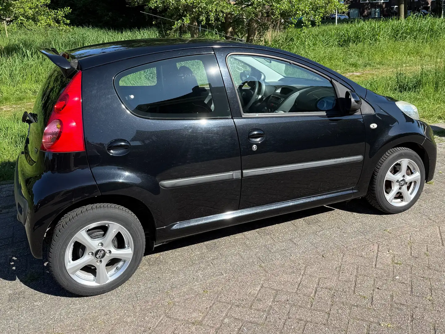 Peugeot 107 107 1.0-12V Sublime Sport | AIRCO, Parkeersensoren Zwart - 2