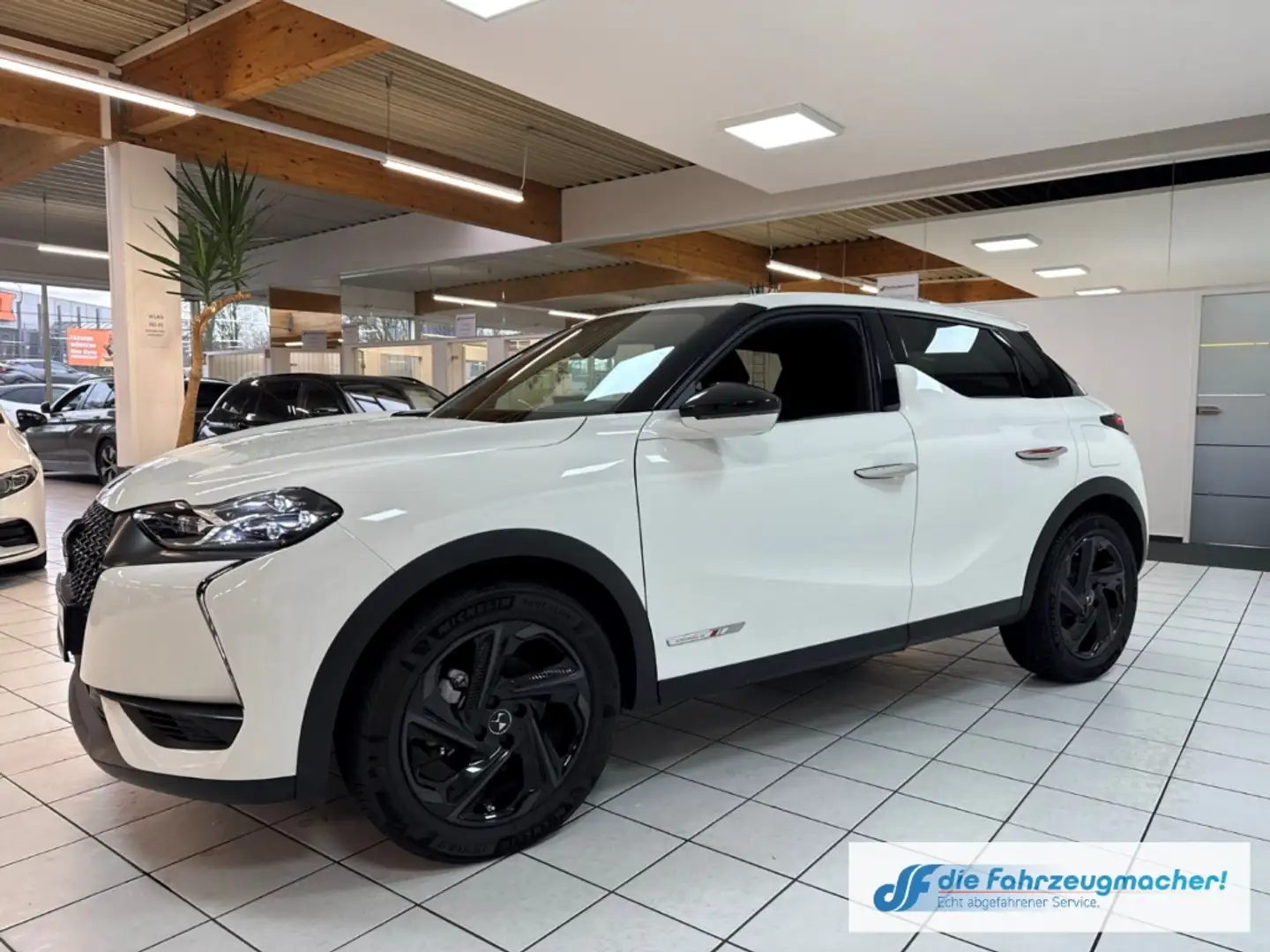 Citroen DS3 DS Crossback E-Tense Performance Line + Navi LED K Blanc - 2