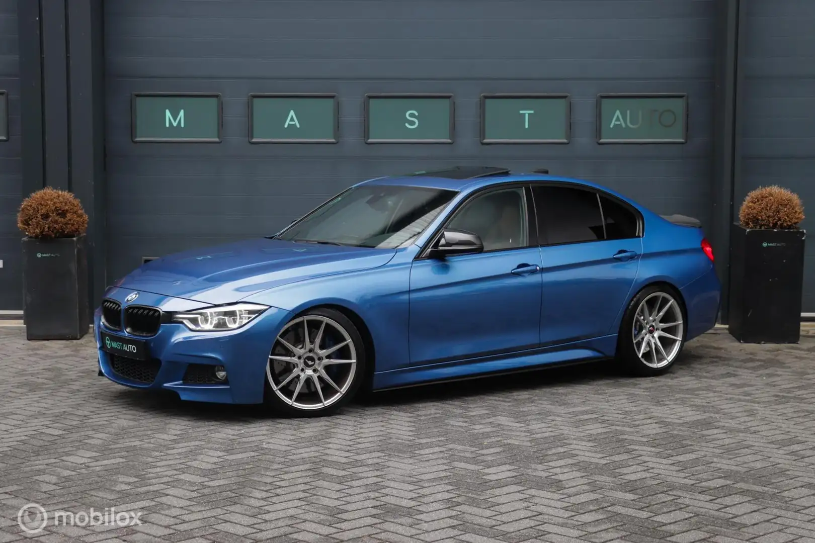 BMW 340 3-serie 340i xDrive M-Sport|Pano|NaviPro|Remus|HUD Blauw - 1