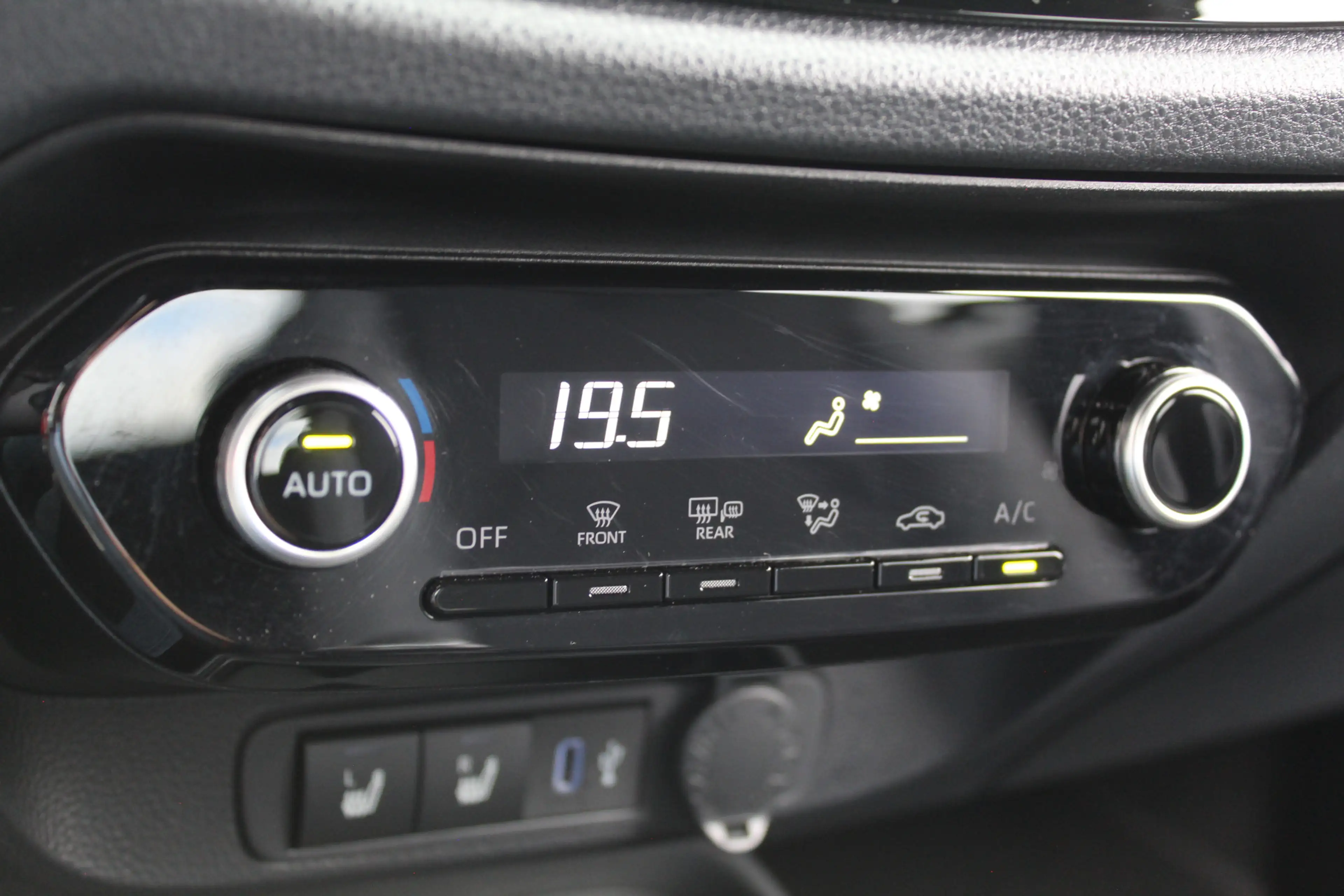 Toyota Aygo X 1.0 VVT-i MT first | Rijklaar | Apple/Android | St — photo 15