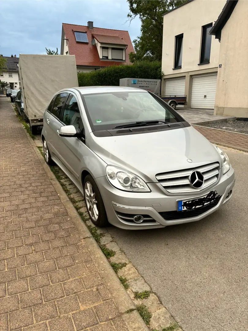Mercedes-Benz B 200 Silver - 2