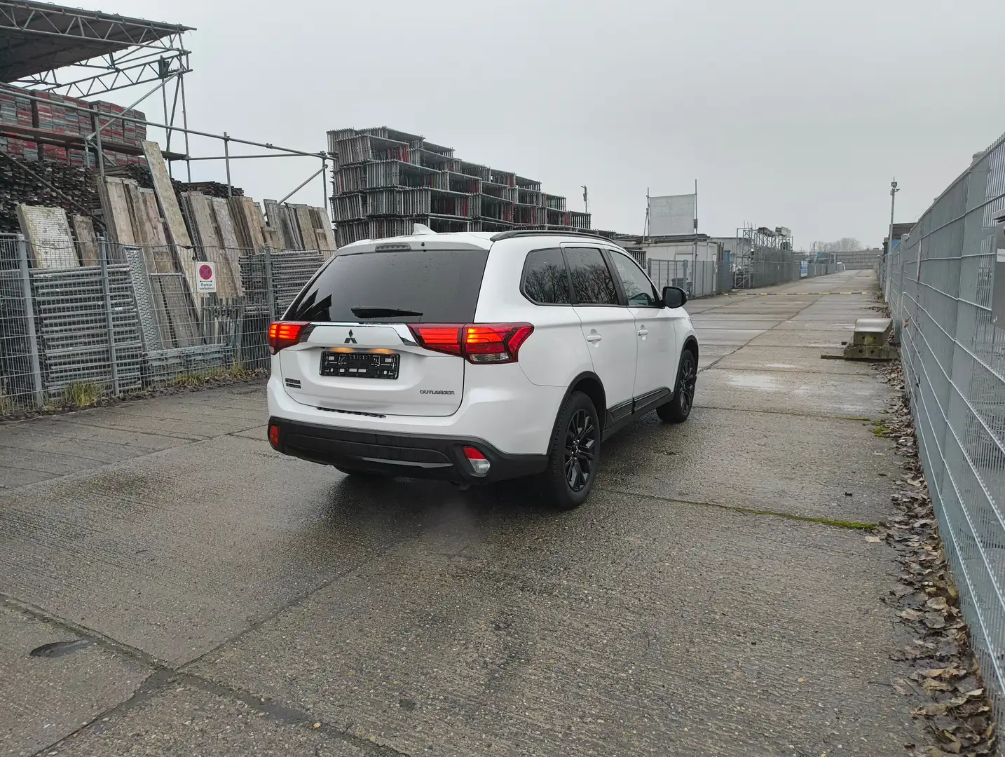 Mitsubishi Outlander Edition+ 2WD 7 Sitze SHD LED Noir - 1