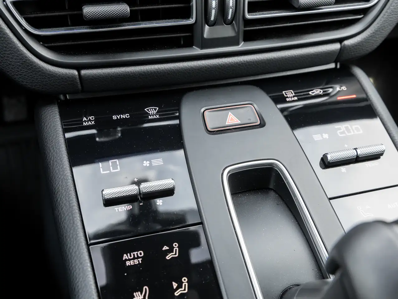 Porsche Macan снимка Porsche Macan