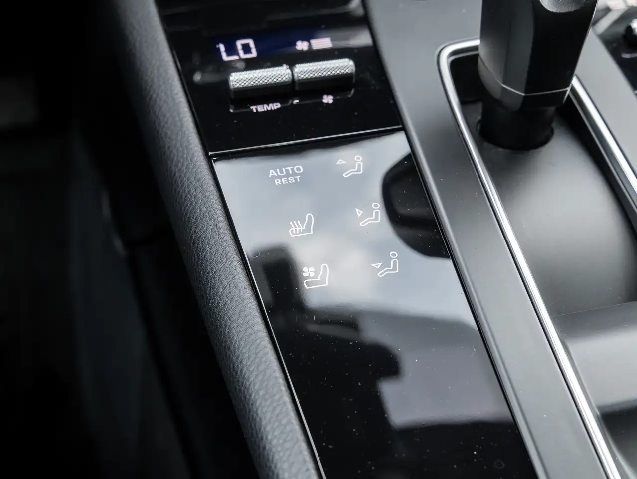 Porsche Macan снимка Porsche Macan