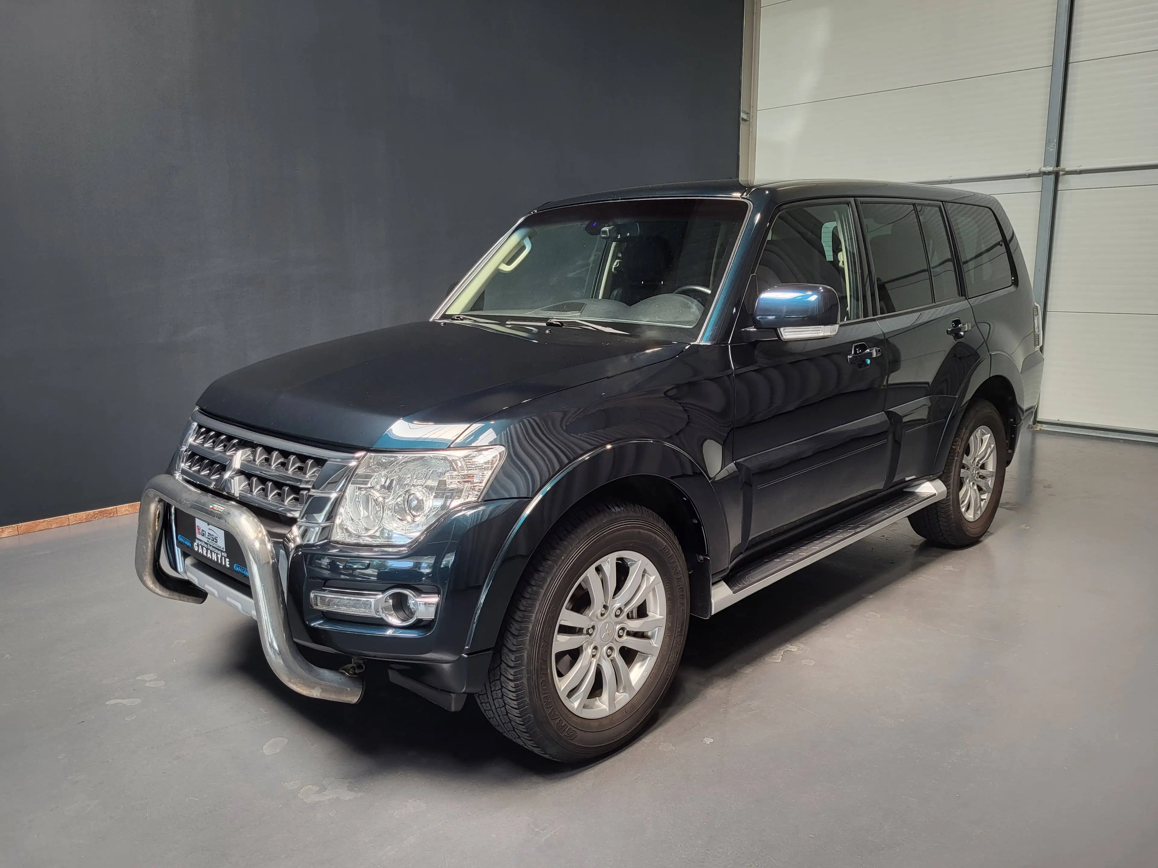 Mitsubishi Pajero 3.2 DI-D SUV-Star (5-trg.) *Navi| Xenon| Klima*
