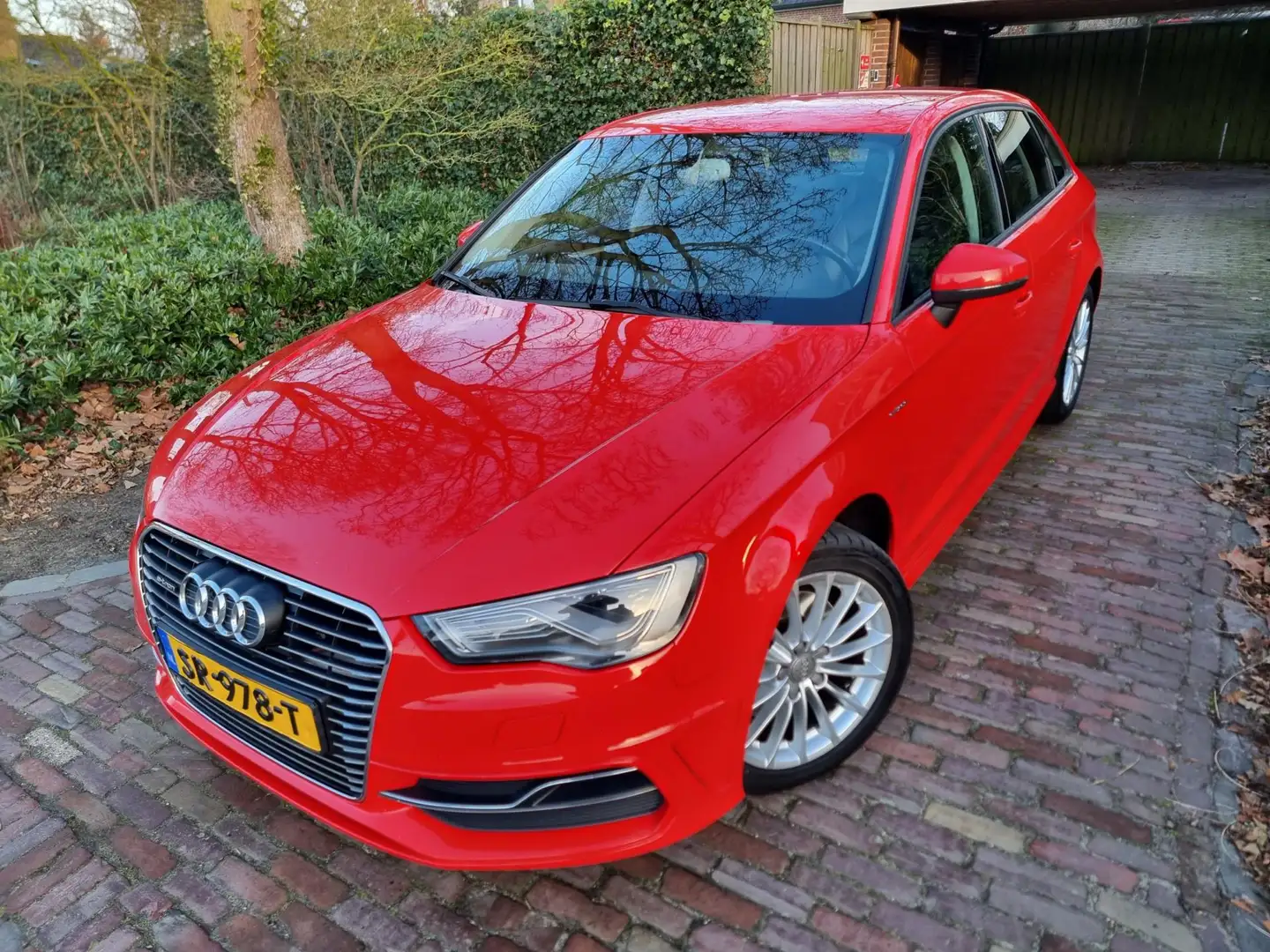 Audi A3 Sportback 1.4 e-tron PHEV Pro Line Plus Zwart Leer Rot - 2