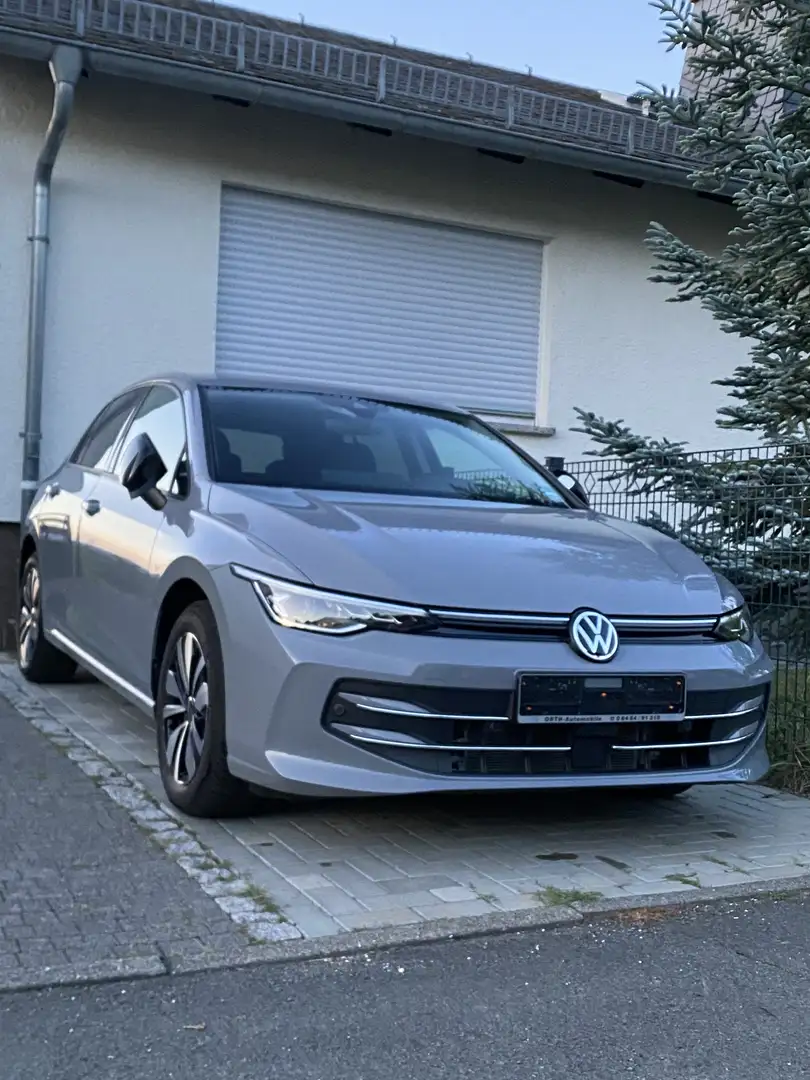Volkswagen Golf 1.5 TSI 85 kW Goal  1.5 TSI  Facelift Grau - 1