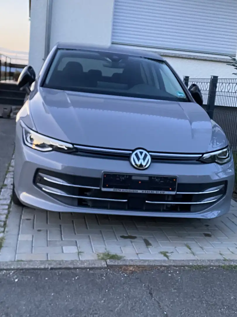 Volkswagen Golf 1.5 TSI 85 kW Goal  1.5 TSI  Facelift Grau - 2