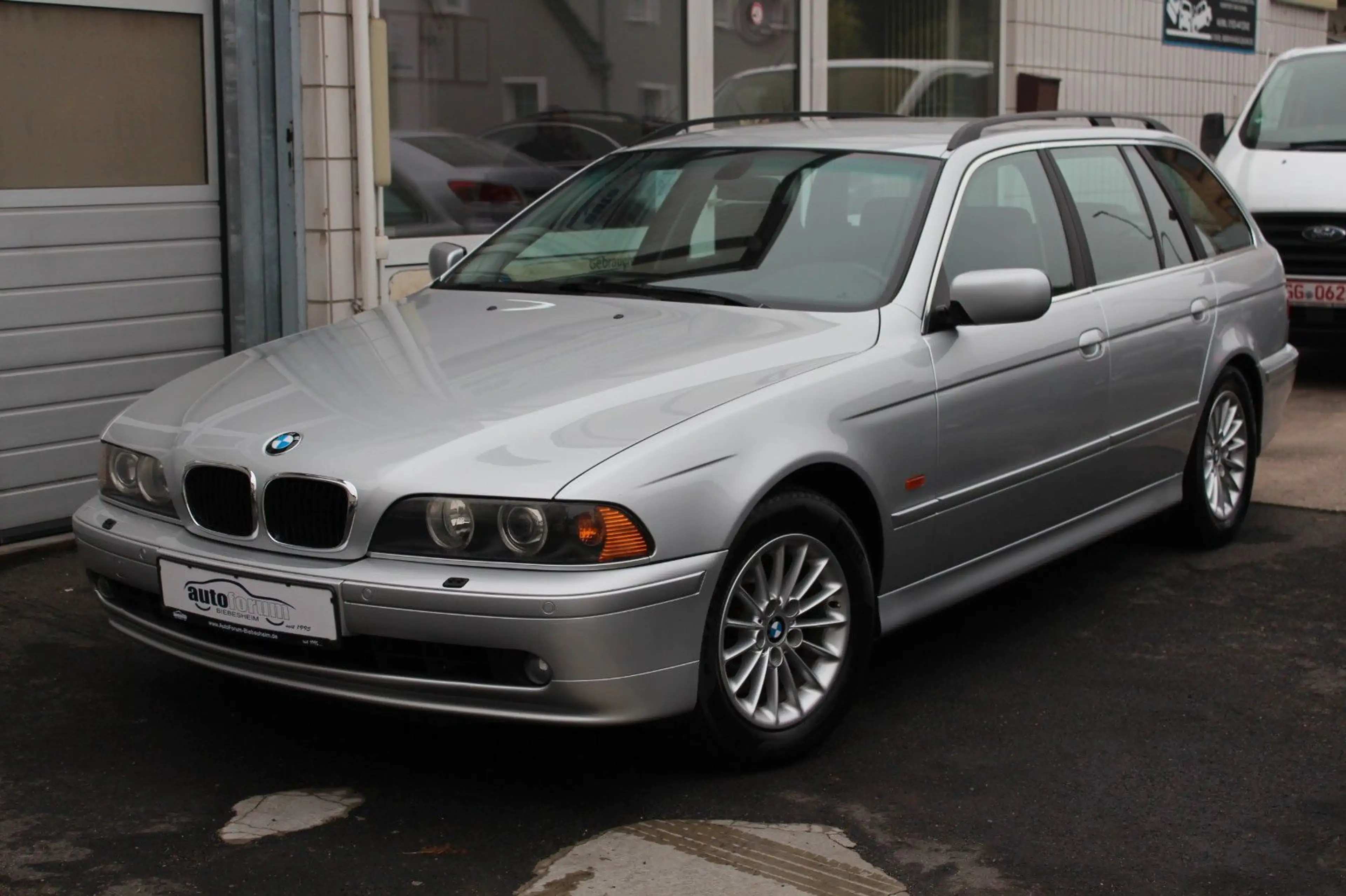 BMW 530 i Touring PDC*Leder*Sitzheizung*Xenon*2.Hand — photo 2