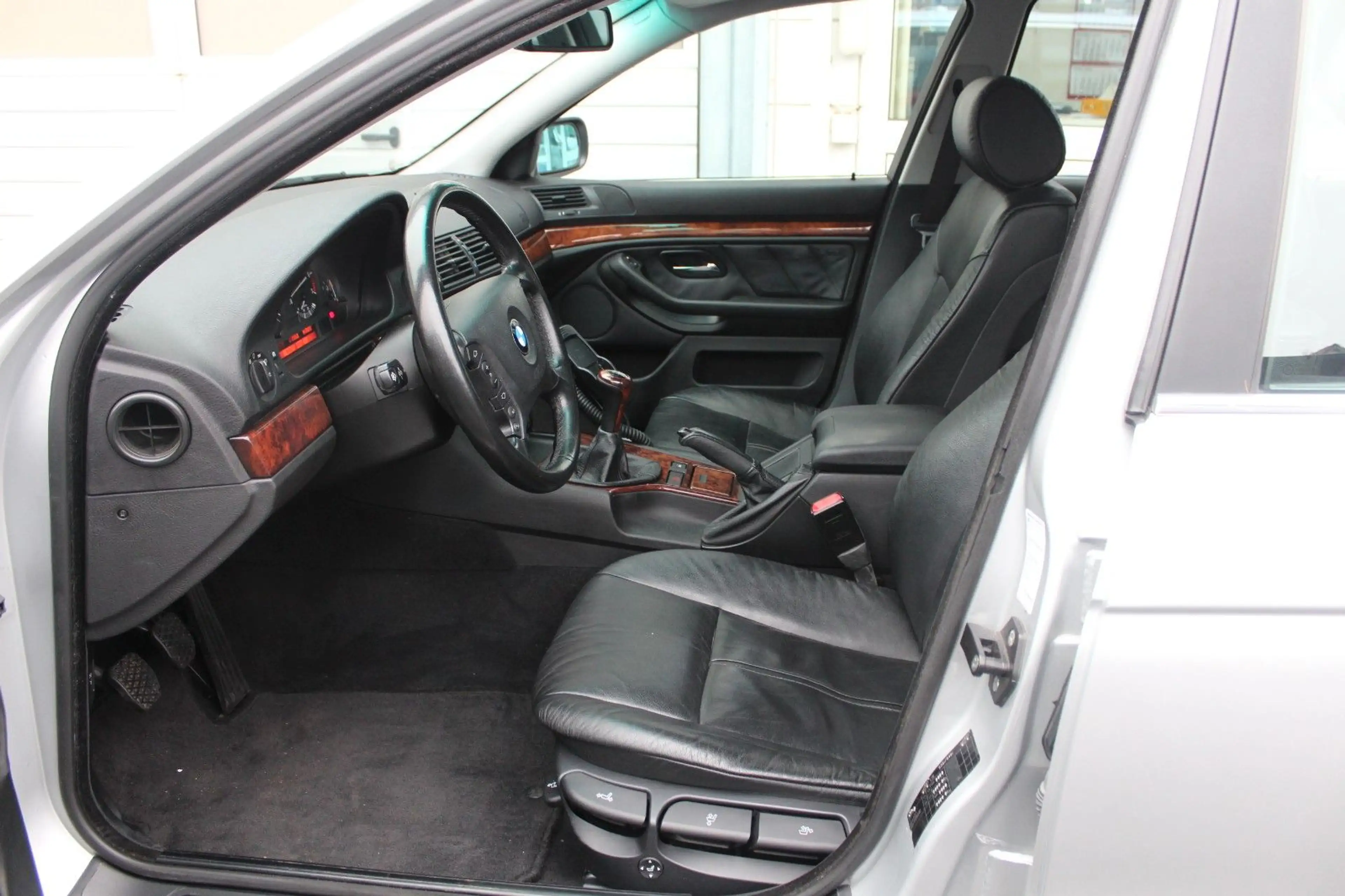 BMW 530 i Touring PDC*Leder*Sitzheizung*Xenon*2.Hand — photo 8