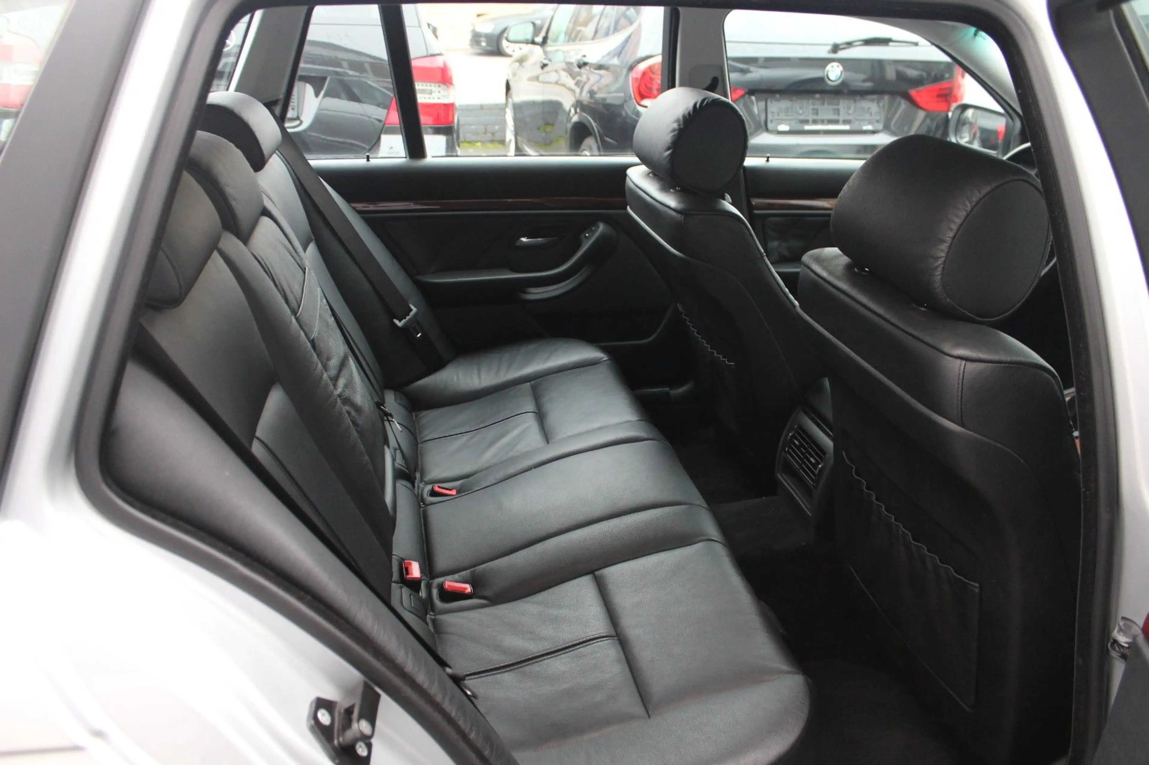 BMW 530 i Touring PDC*Leder*Sitzheizung*Xenon*2.Hand — photo 12