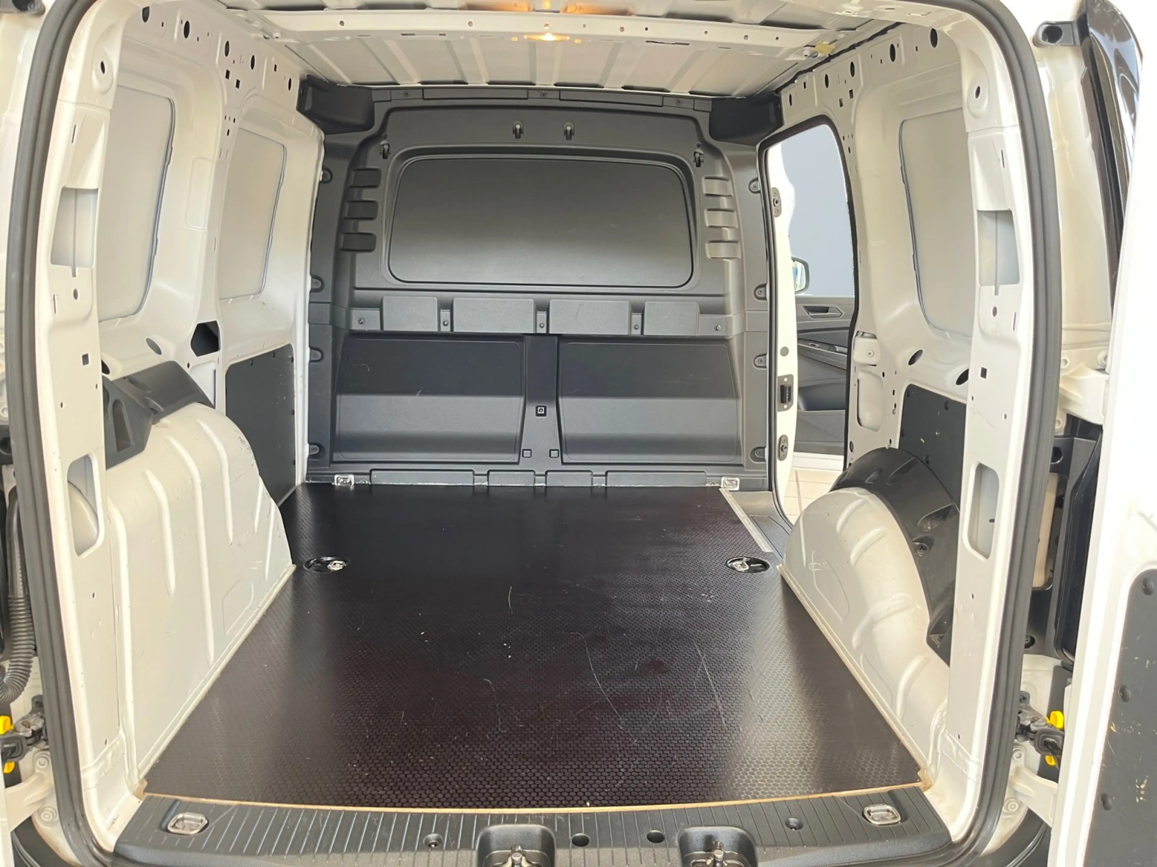 Volkswagen Caddy Cargo EcoProfi 1.5TSI Flügeltüren Tempomat — photo 14