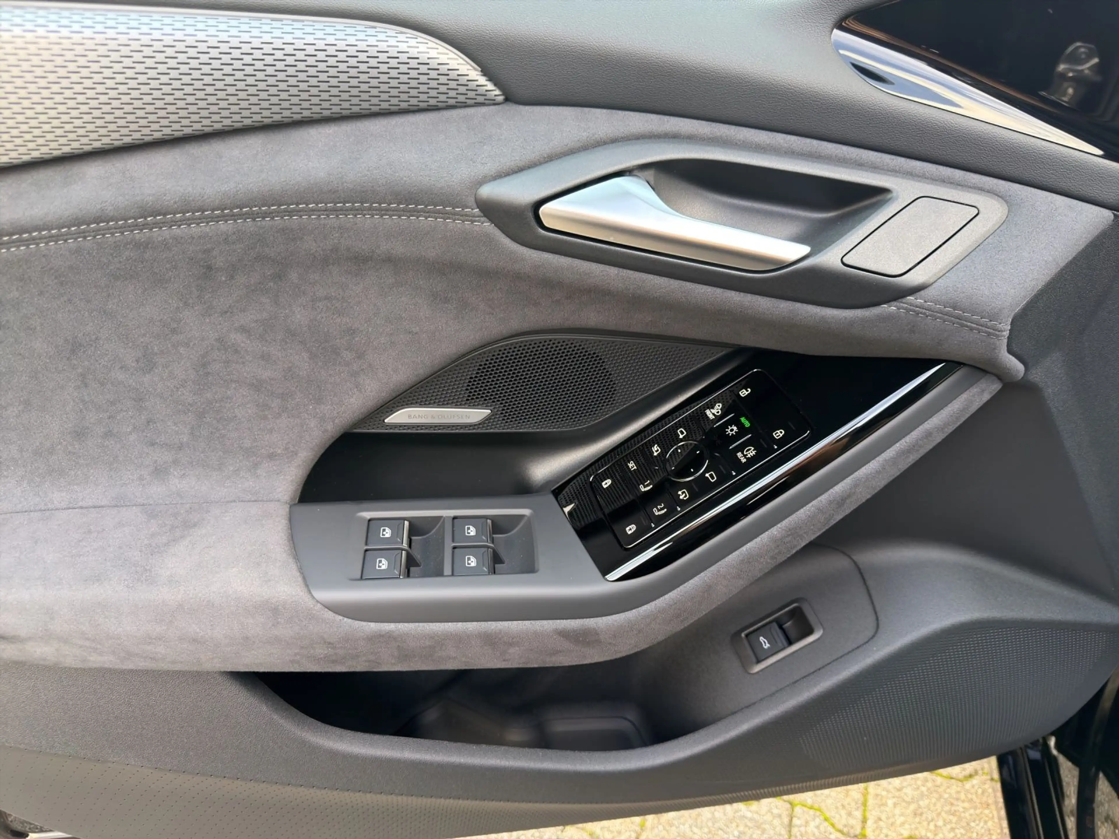 Audi A6 e-tron performance S LINE MATRIX PANO H — photo 8