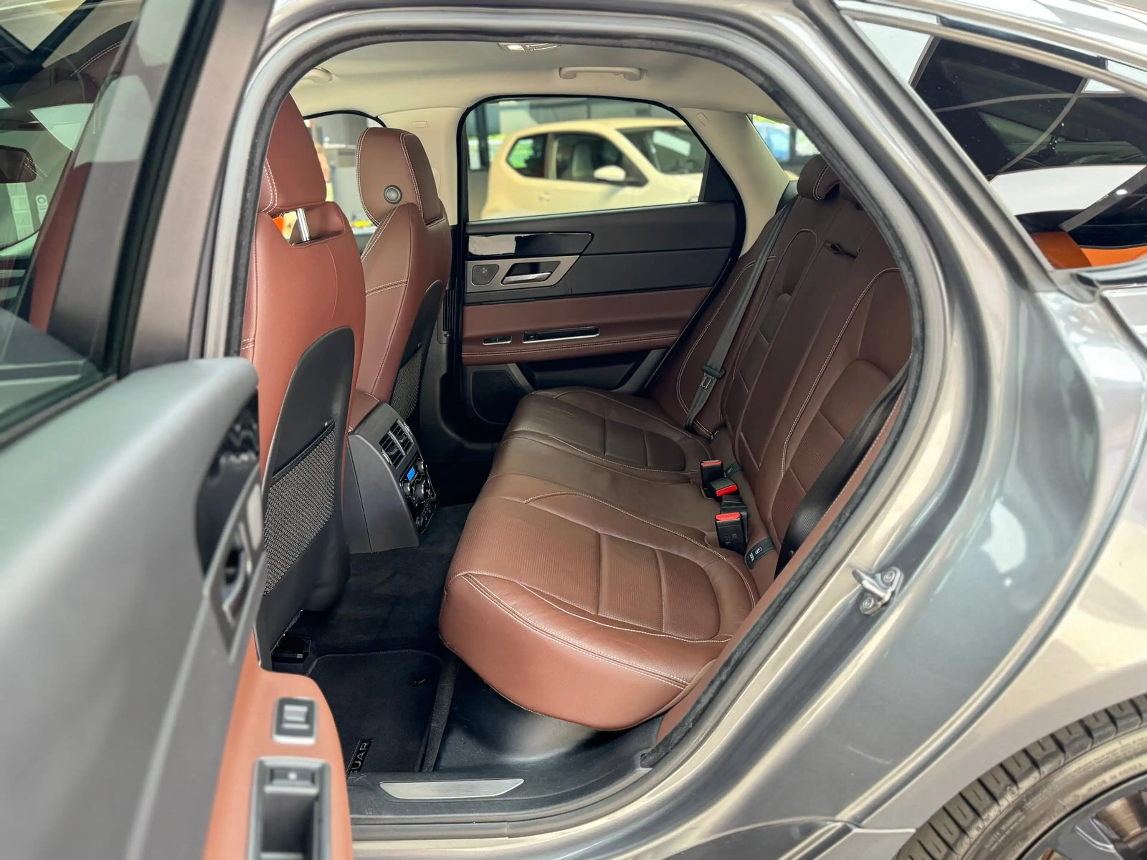 Jaguar XF 3.0 V6 24V Kompressor |KAM|PDC|SHZ|TEMP|AHK — photo 14